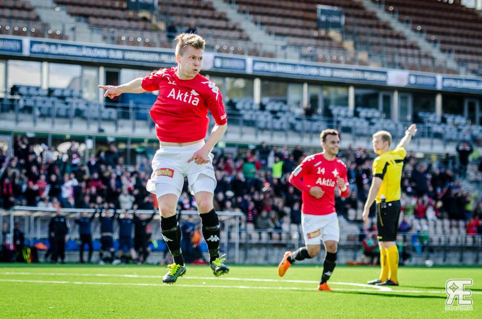 HIFK:n laitapuolustaja Otto-Pekka Jurvainen tekee tänään paluun tähtirintojen avauskokoonpanoon pitkän tauon jälkeen. Kuva: Riku Laukkanen