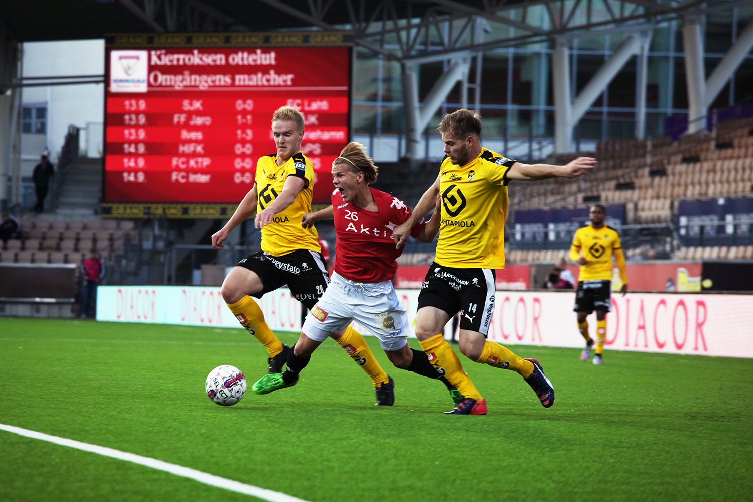 Ville Salmikivi vastasi HIFK:n 1-3 kavennusmaalista. Kuva: Jere Nevalainen