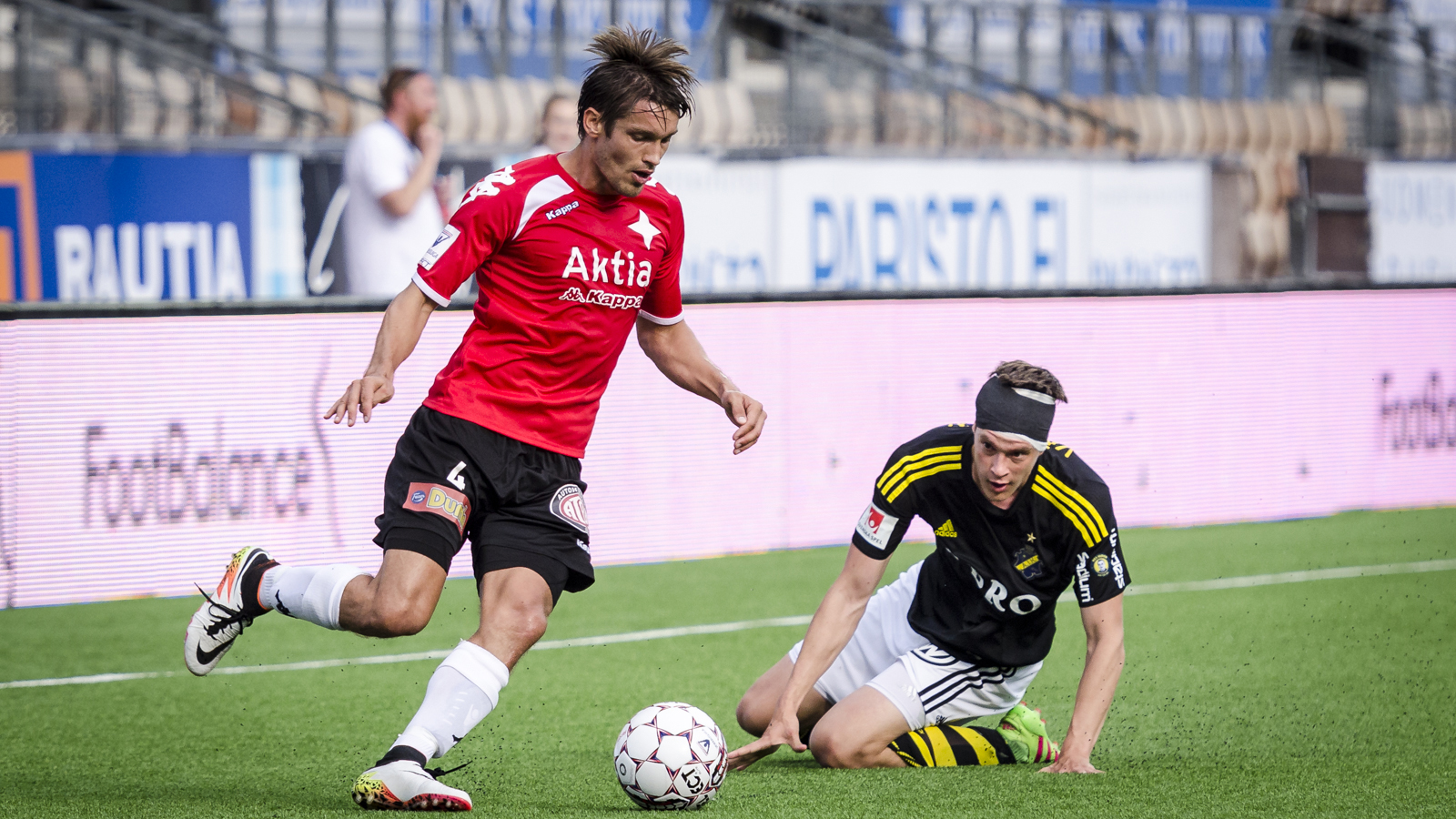 jalkapallon ystävyysottelussa HIFK - AIK, Sonera Stadiumilla, 21. kesäkuuta 2016.