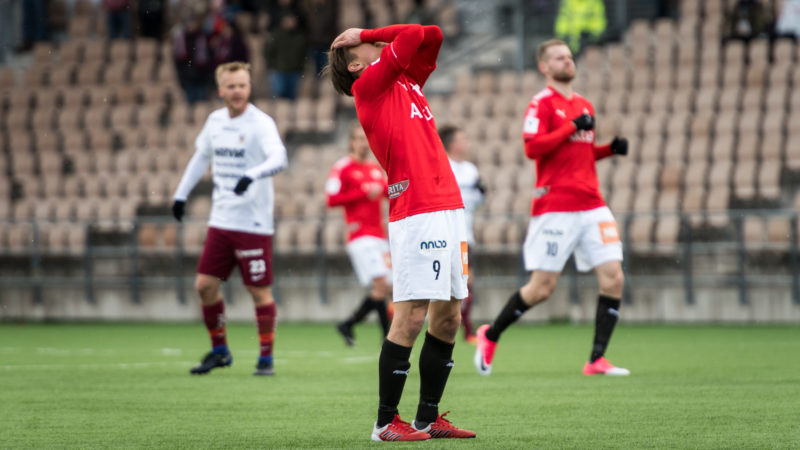 Pekka Sihvola sai luotua hyviä maalipaikkoja JJK:ta vastaan.