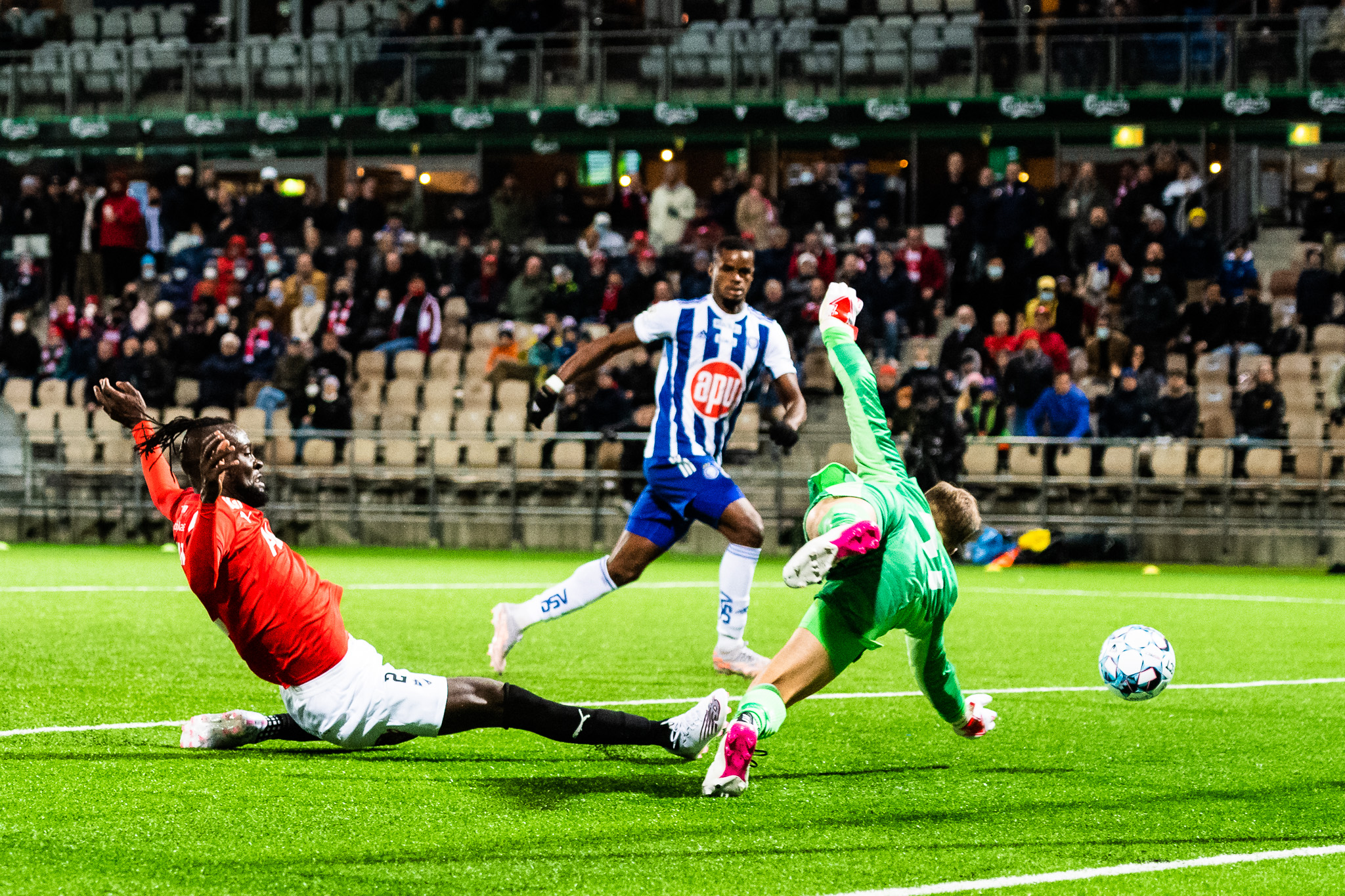 Upea derbyilta Töölössä – kaksi maalia tehnyt Kei Kamara HIFK:n voiton takuumiehenä