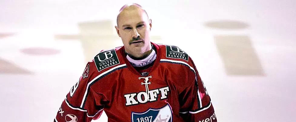 HIFK-legenda Kimmo Kuhta: ”Katsomoon ja tukemaan futispuolta”