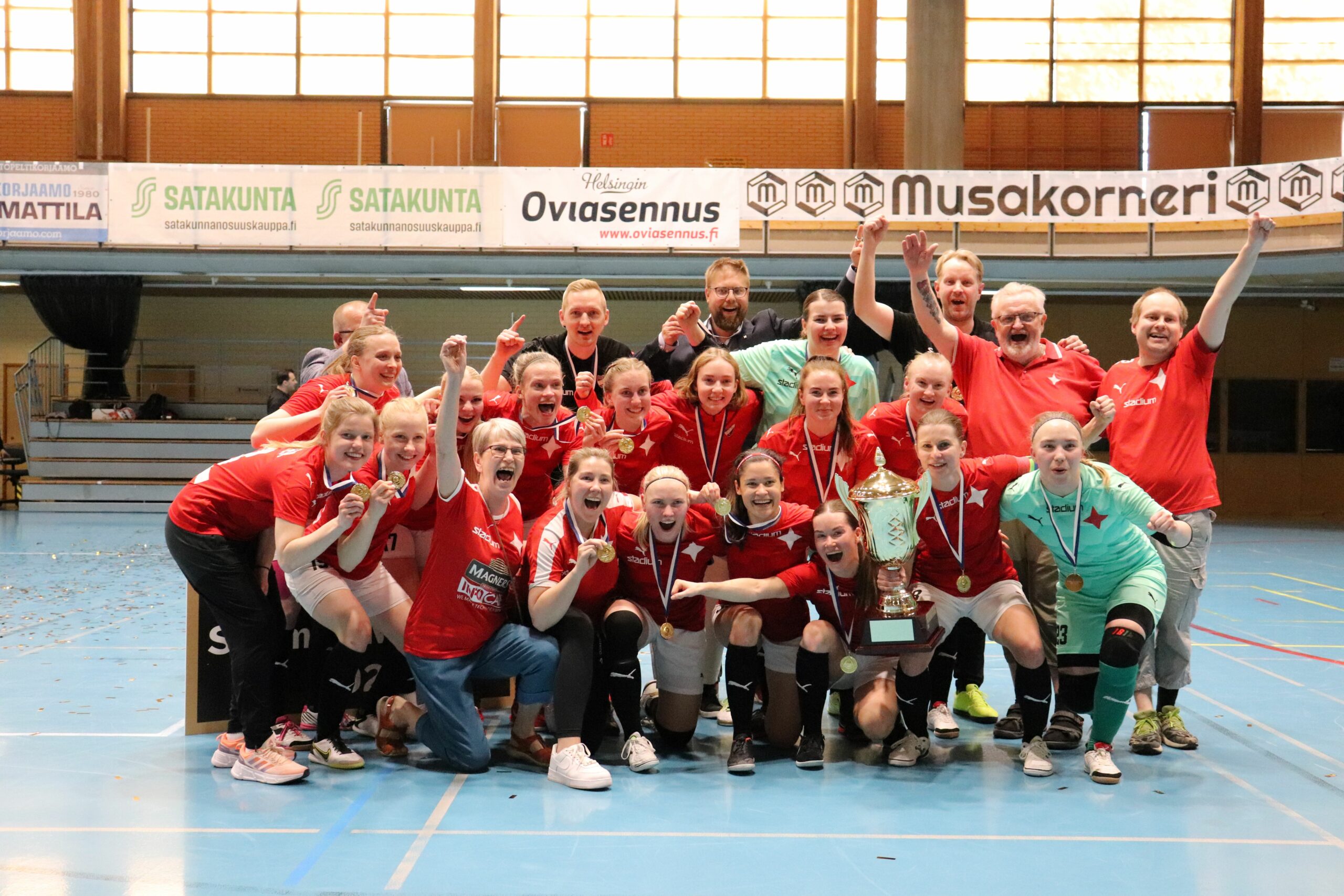 HIFK naisten Futsal-liigan välieriin